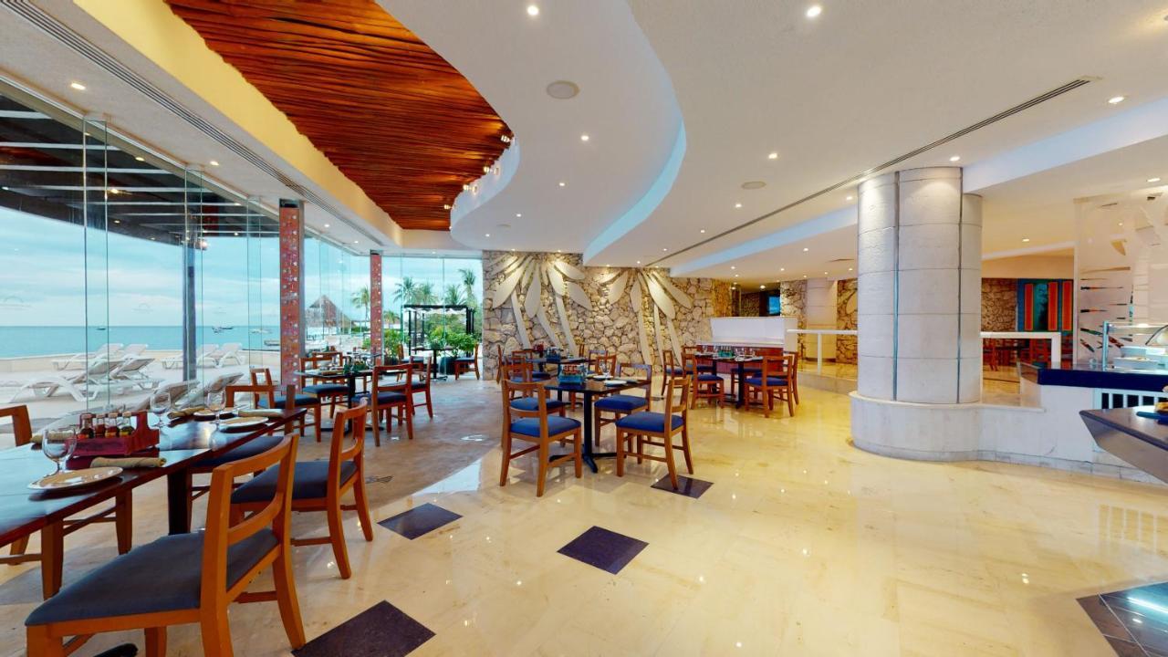 Grand Park Royal Cozumel Hotel Luaran gambar The restaurant at the hotel