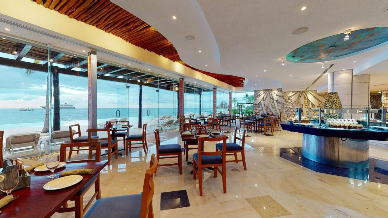 Grand Park Royal Cozumel Hotel Luaran gambar The buffet at the hotel