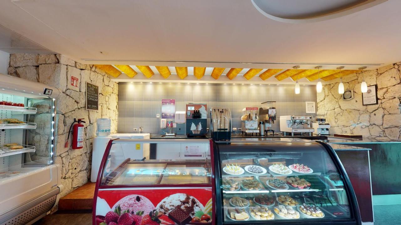 Grand Park Royal Cozumel Hotel Luaran gambar Gelateria in India